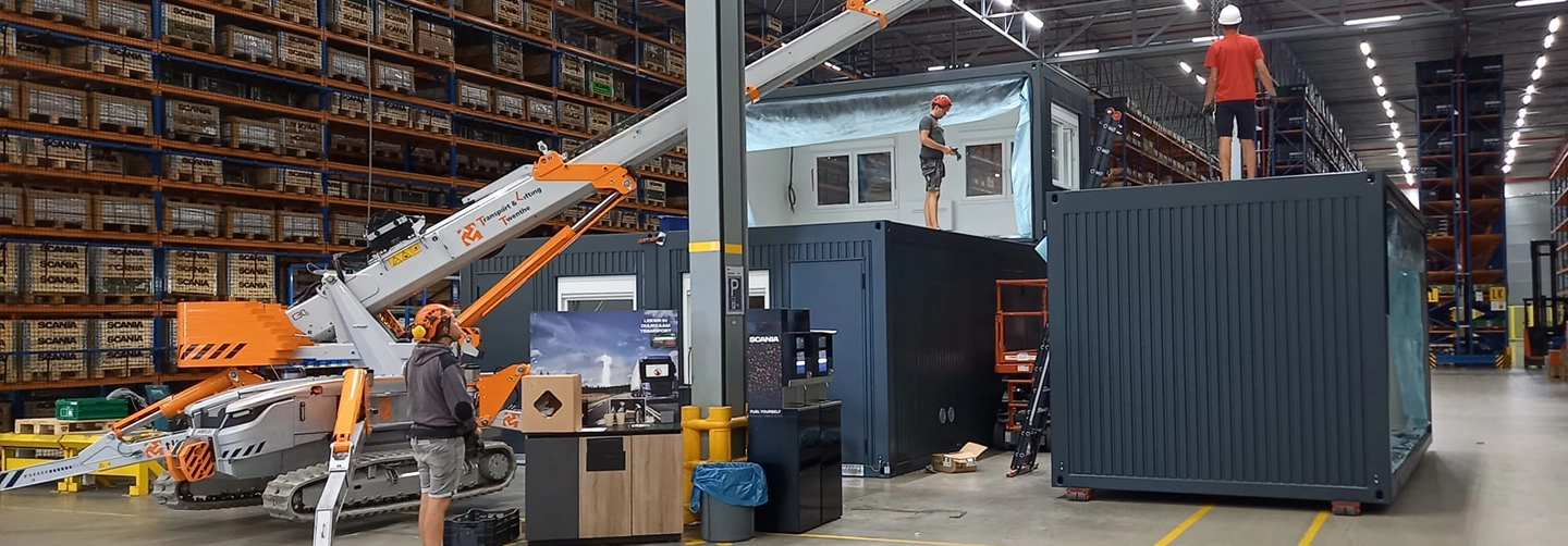 Kantoorunits plaatsen in een loods