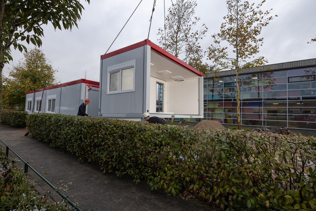 Uitbreiding van een modulair schoolgebouw